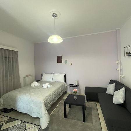 Flo'S Apartments Mesolóngion 외부 사진