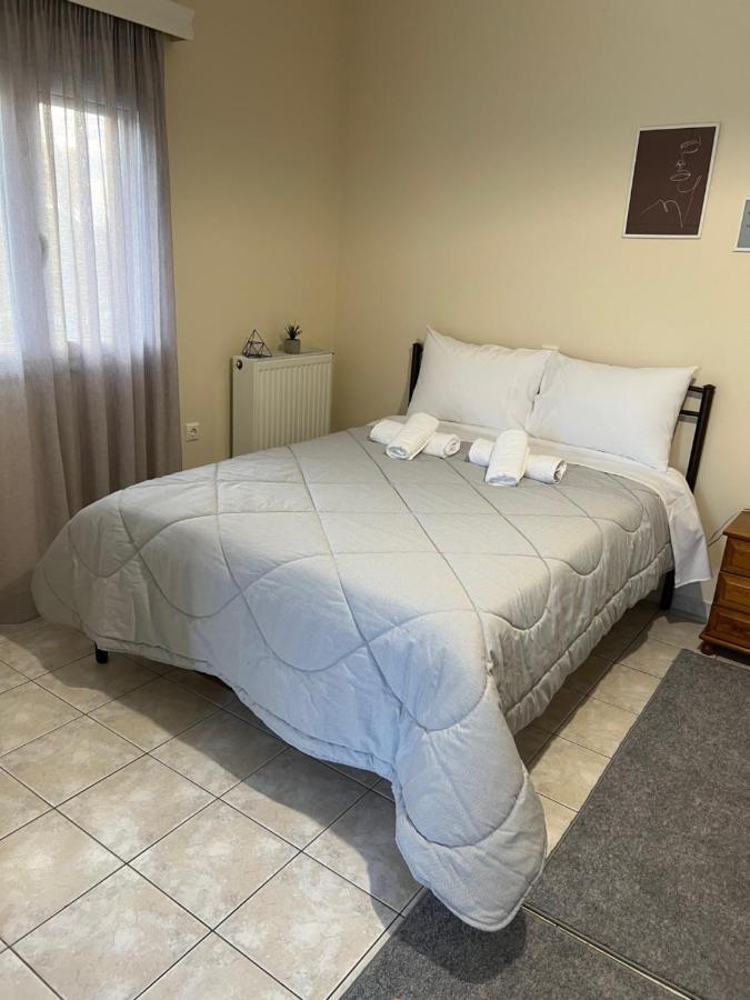 Flo'S Apartments Mesolóngion 외부 사진